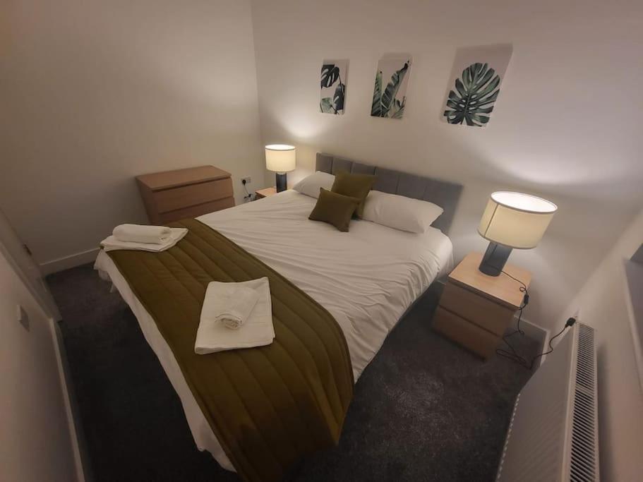New 4 Bedrm House! Parking. 10Min To City / Etihad Manchester Exteriör bild