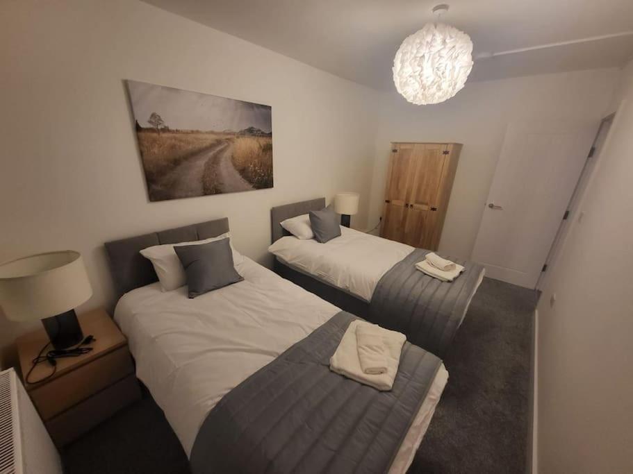 New 4 Bedrm House! Parking. 10Min To City / Etihad Manchester Exteriör bild