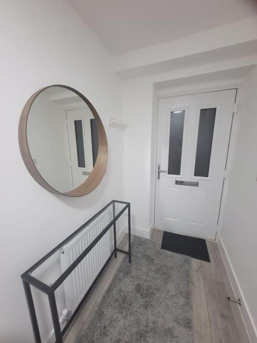New 4 Bedrm House! Parking. 10Min To City / Etihad Manchester Exteriör bild