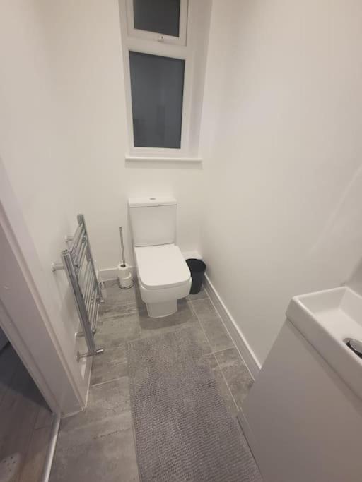 New 4 Bedrm House! Parking. 10Min To City / Etihad Manchester Exteriör bild